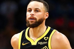 YABO- 库里连续11场30+ 